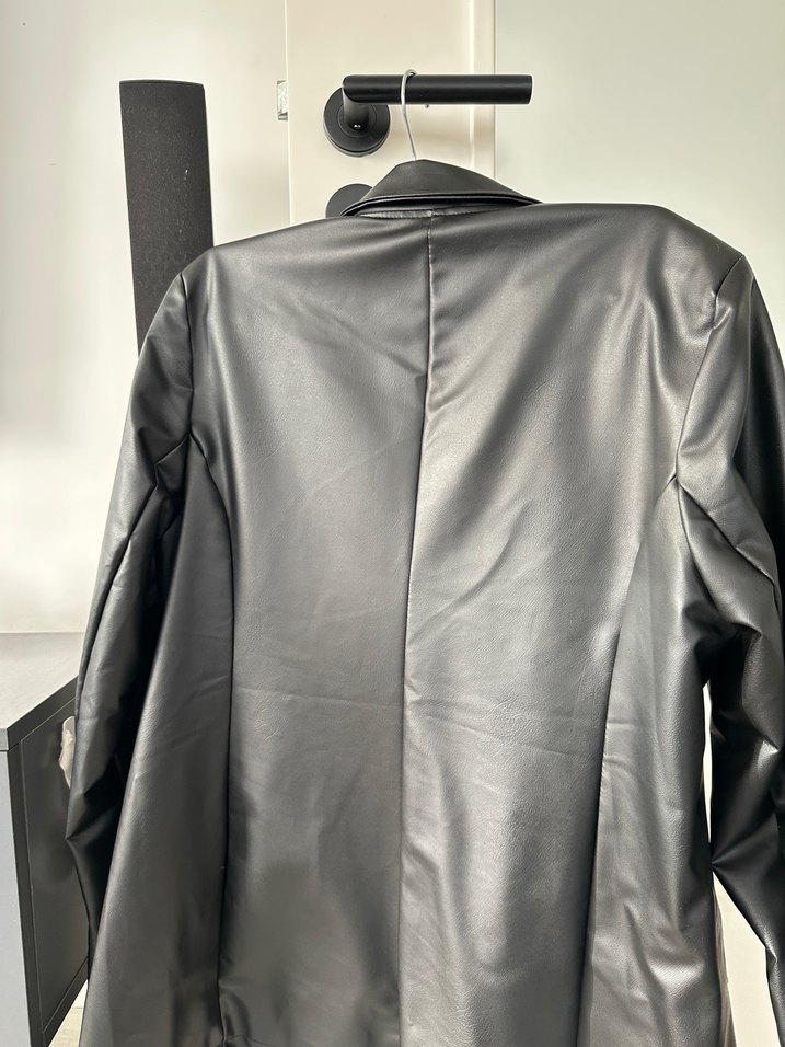 Düğmeli Siyah Deri Kadın Ceket - Görsel 4