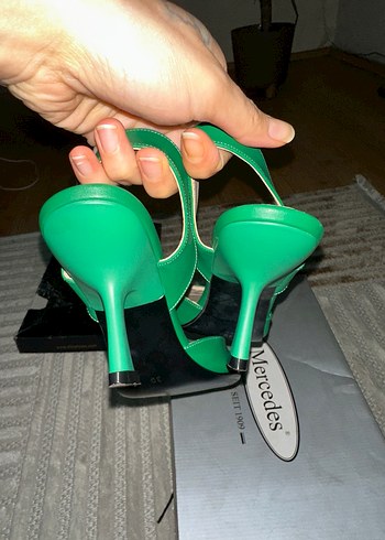 Yeşil Tokalı Stiletto Topuklu Kadın Ayakkabı - Görsel 4