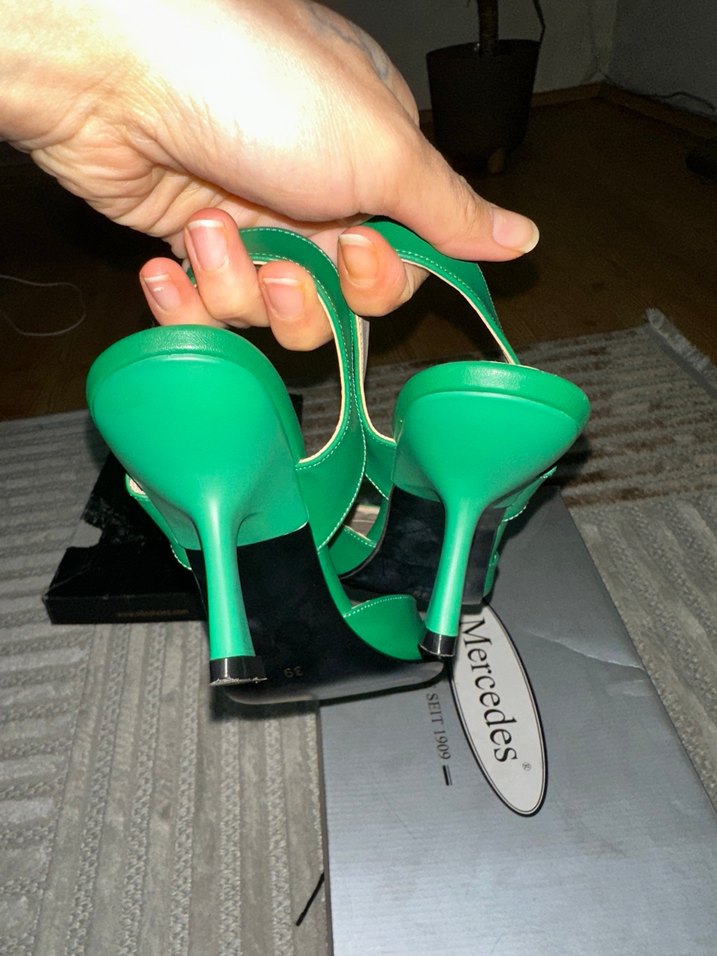 Yeşil Tokalı Stiletto Topuklu Kadın Ayakkabı - Görsel 4