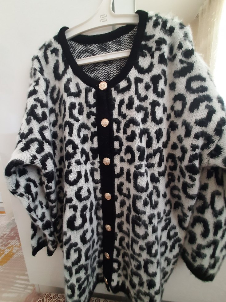 Gri Leopar Desenli Uzun Kollu Düğmeli Triko Kadın Hırka - Görsel 2