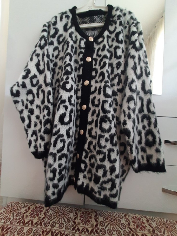 Gri Leopar Desenli Uzun Kollu Düğmeli Triko Kadın Hırka - Görsel 4
