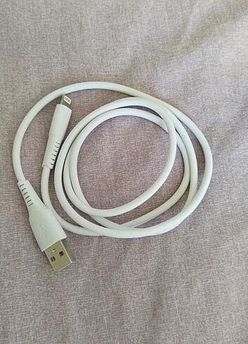 Orijinal iPhone şarj kablosu 