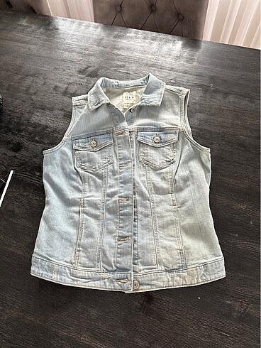 BERSHKA marka kot yelek