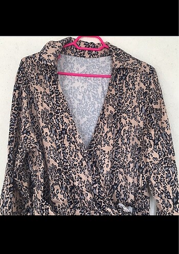 Leopar desenli saten elbise - Görsel 2