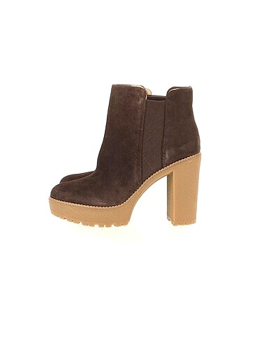Nine West Bot %70 İndirimli.