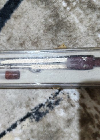 Bej ve Gri Çizim Pergeli Seti