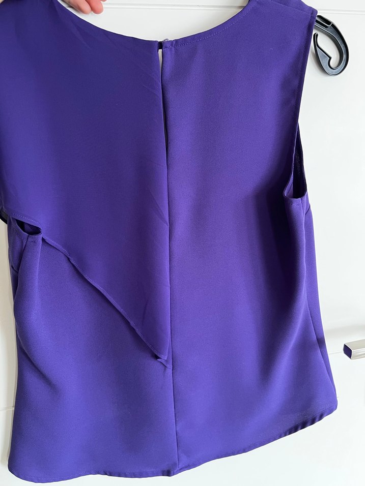Mor V Yakalı Drapeli Kolsuz Bluz - Görsel 3