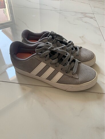 Adidas ayakkabı - Görsel 2