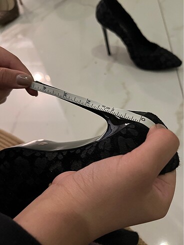 Siyah topuklu ayakkabı - Görsel 5