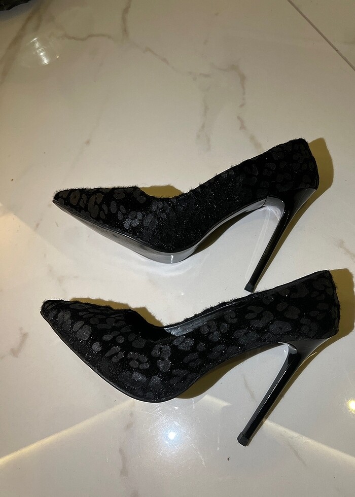 Siyah topuklu ayakkabı - Görsel 3