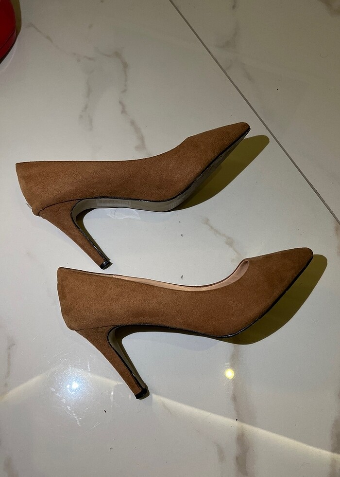 Süet kahverengi topuklu ayakkabı - Görsel 3