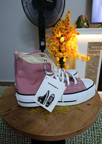 Converse Pembe Düz Tabanlı Kadın Spor Ayakkabı