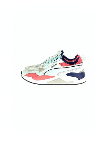 Puma Spor Ayakkabı %70 İndirimli.