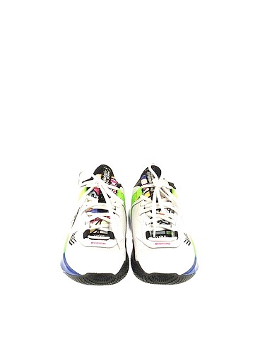 38 Beden Nike Spor Ayakkabı %70 İndirimli.