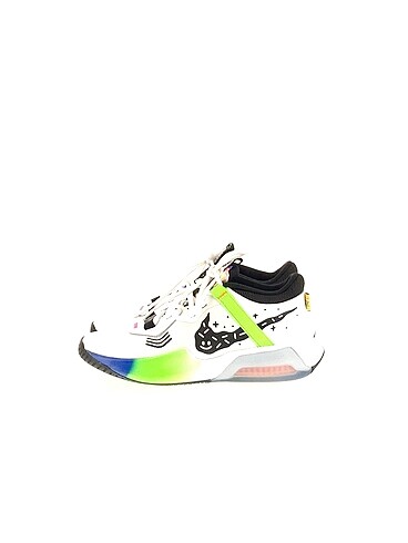 Nike Spor Ayakkabı %70 İndirimli.