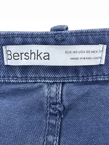 40 Beden mavi Renk Bershka Jean / Kot %70 İndirimli.