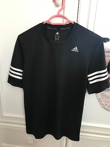 adidas tişört