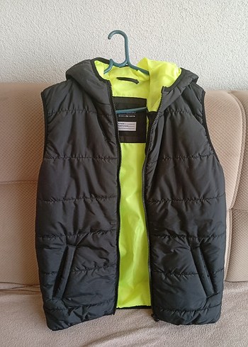 Erkek Çocuk Gri Kapüşonlu Fermuarlı Yelek