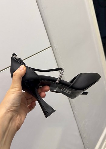 Vintage Love Klasik Siyah Stiletto Topuklu Ayakkabı