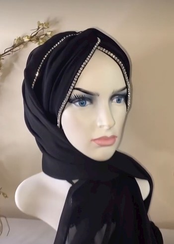 Siyah Drapeli Kadın Şal