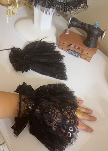 Puantiyeli Siyah Fırfırlı Gotik Eldiven - Görsel 6