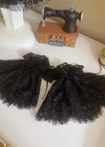 Puantiyeli Siyah Fırfırlı Gotik Eldiven - Görsel 3