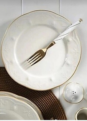 Kütahya Porselen (YENİ) Kütahya Porselen 6 Kişilik 21 cm mat yaldız Pasta Tatlı K