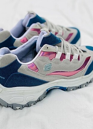 Skechers ????