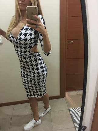 gogus ve sirt dekolte midiboy jersey kumas elbise