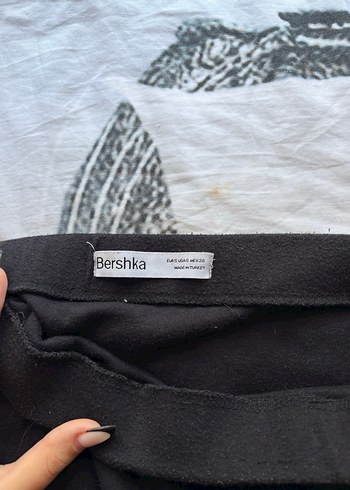 Kadın Siyah Uzun Yırtmaçlı Dar Etek - Görsel 3