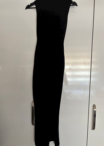 Siyah Yüksek Yakalı Uzun Kolsuz Elbise - Görsel 4