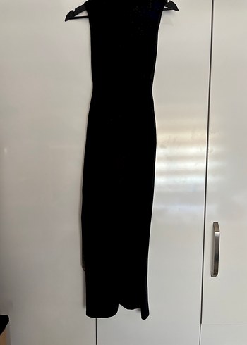 Siyah Yüksek Yakalı Uzun Kolsuz Elbise - Görsel 3