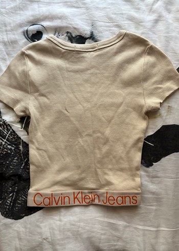 Calvin Klein Jeans Kız Bej Kısa Kollu Tişört - Görsel 4