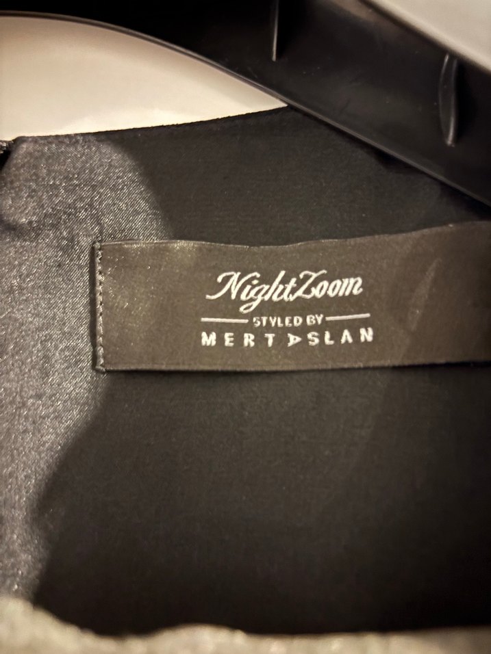 Siyah Drapeli Uzun V Yakalı Abiye Elbise - Görsel 3