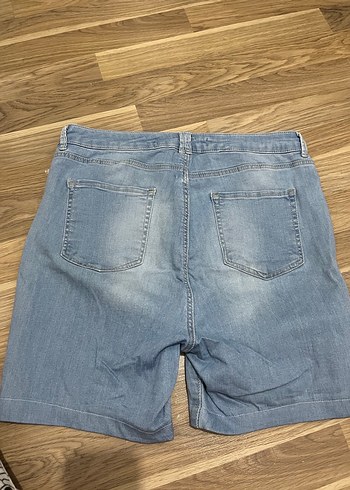 Mavi Kadın Elastik Belli Midi Denim Şort - Görsel 4