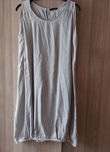 Barcelona K21 Elbise İpek Kumaş