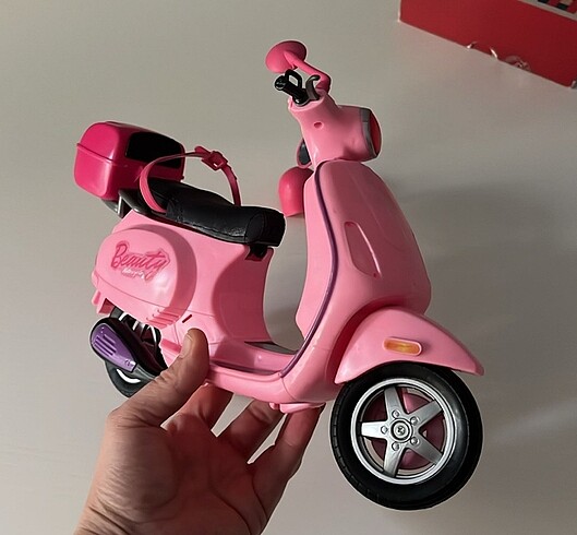  Beden Renk Barbinin motoru
