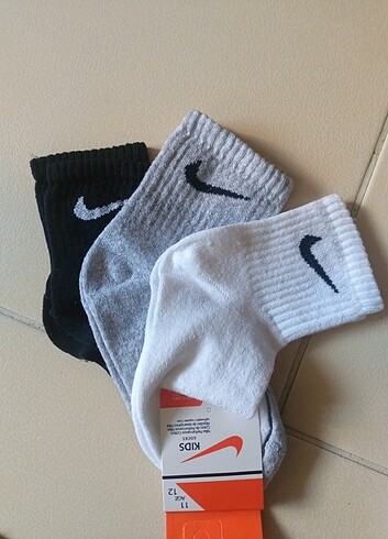 34 Beden beyaz Renk Nike 12 çift çorap