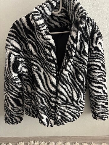 s Beden Zebra desenli kaban ceket