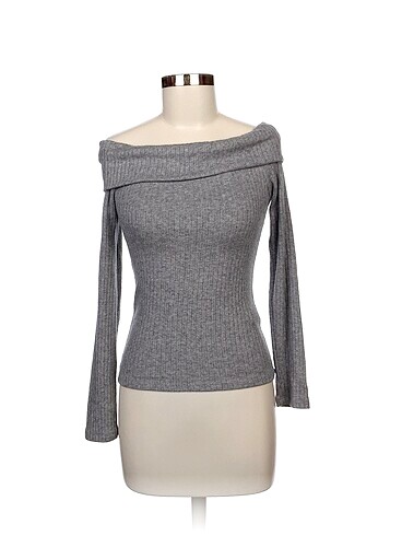 Stradivarius Bluz %70 İndirimli.
