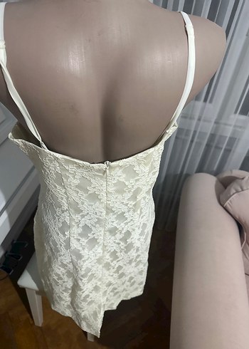 Dantel Detaylı ince askılı tül detaylı ekru elbise - Görsel 9