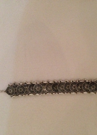 Metal işlemeli bileklik