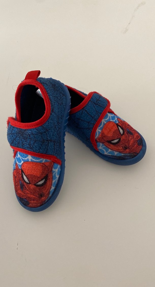 Erkek Çocuk Spiderman Kaydırmaz Ev Terliği - Görsel 4