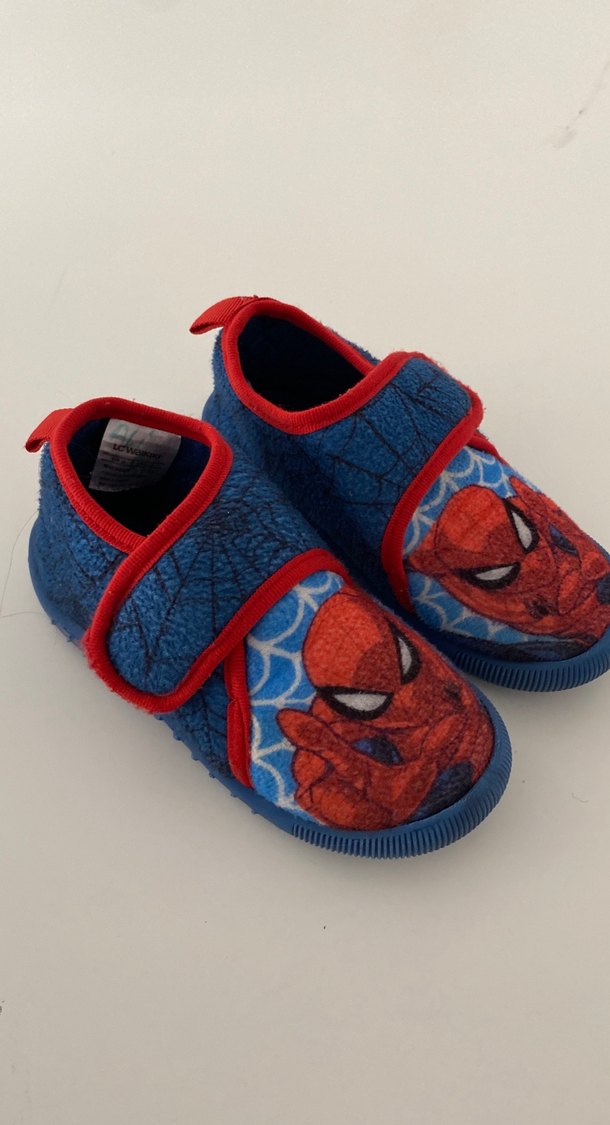Erkek Çocuk Spiderman Kaydırmaz Ev Terliği - Görsel 2