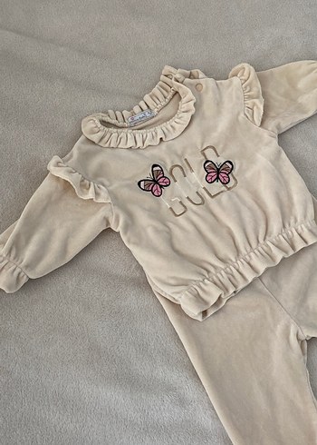 Uzun Kollu Fırfırlı Bebek Kız Takımı - Görsel 2