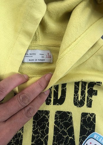 8 Yaş Beden sarı Renk ZARA SWEATSHIRT VE TYESS JEAN 7/8 yaş