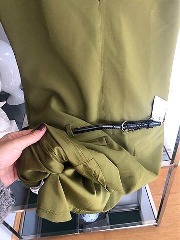 xs Beden haki Renk ZARA XS BEDEN KEMERLİ ELBİSE