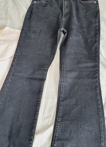 Yırtmaçlı pantolon 
