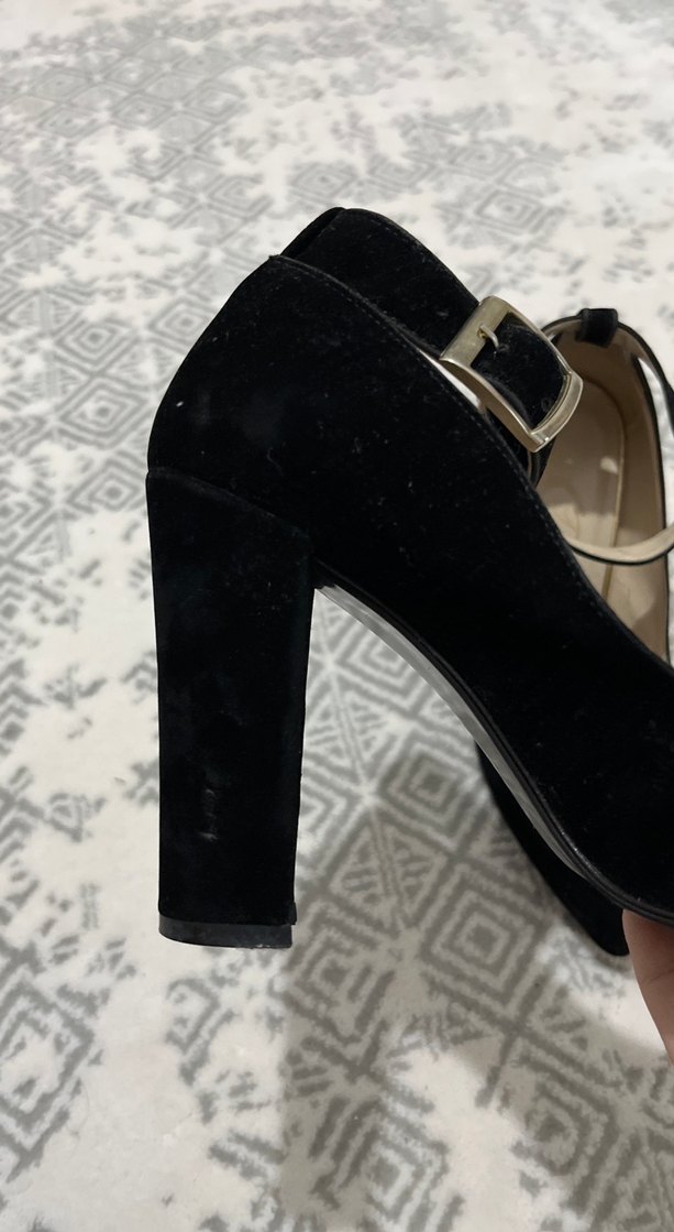 Siyah Süet Tokalı Topuklu Kadın Ayakkabı - Görsel 4