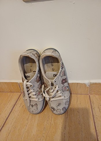 Beyaz Gri Baskılı Bağcıklı Kadın Spor Ayakkabı - Görsel 4